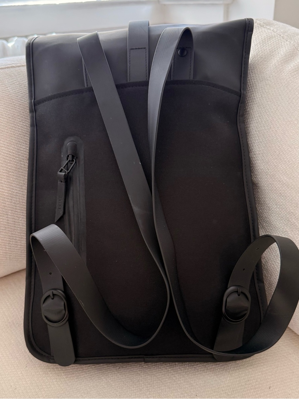 Black Rains Waterproof Backpack Mini - Picture 4 of 6